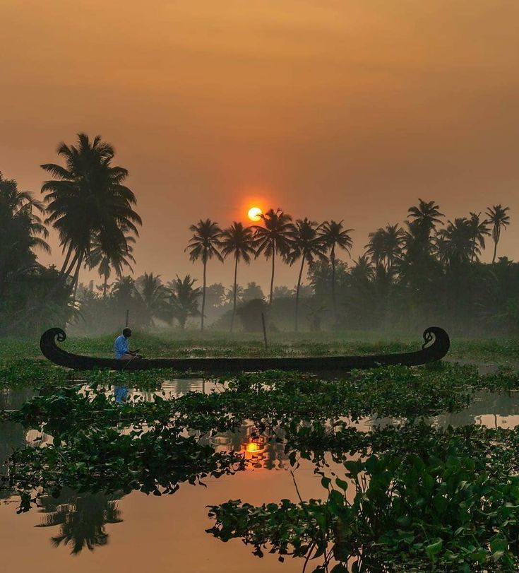  The Land of Backwaters Tour Package